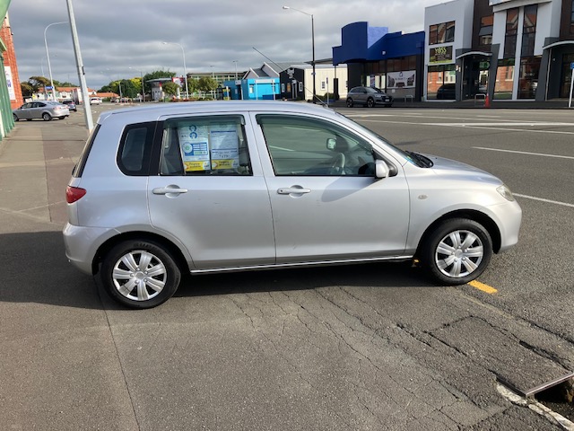 2002  Mazda  Demio S/Wagon 5 Spd