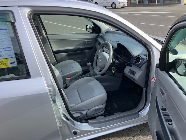 2002  Mazda  Demio S/Wagon 5 Spd