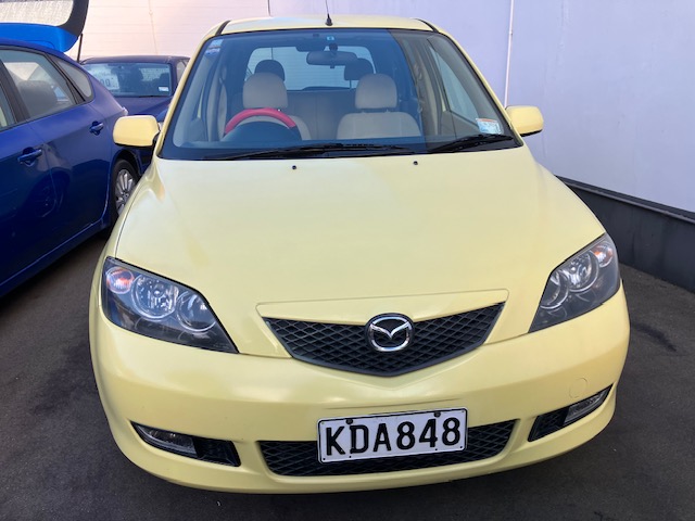 2004 Mazda Demio S/Wagon, Auto