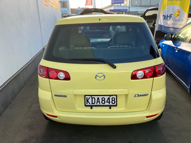 2004 Mazda Demio S/Wagon, Auto